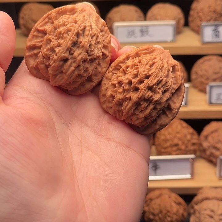 文玩核桃把件42虎头