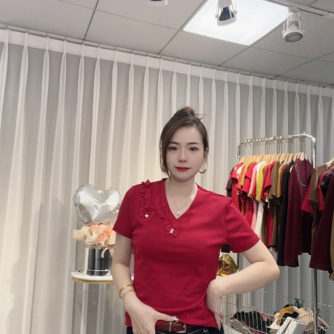 大美小美 气质女人味荷叶边V领设计上衣