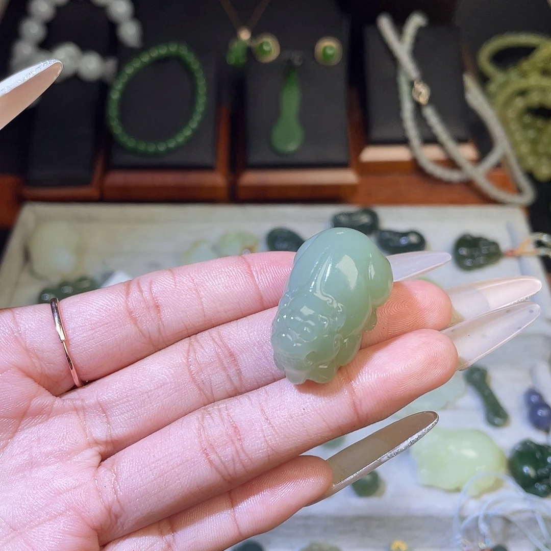 颈饰未镶嵌和田玉