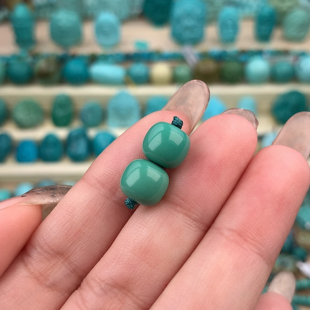 绿松石未镶嵌珠宝奇石9