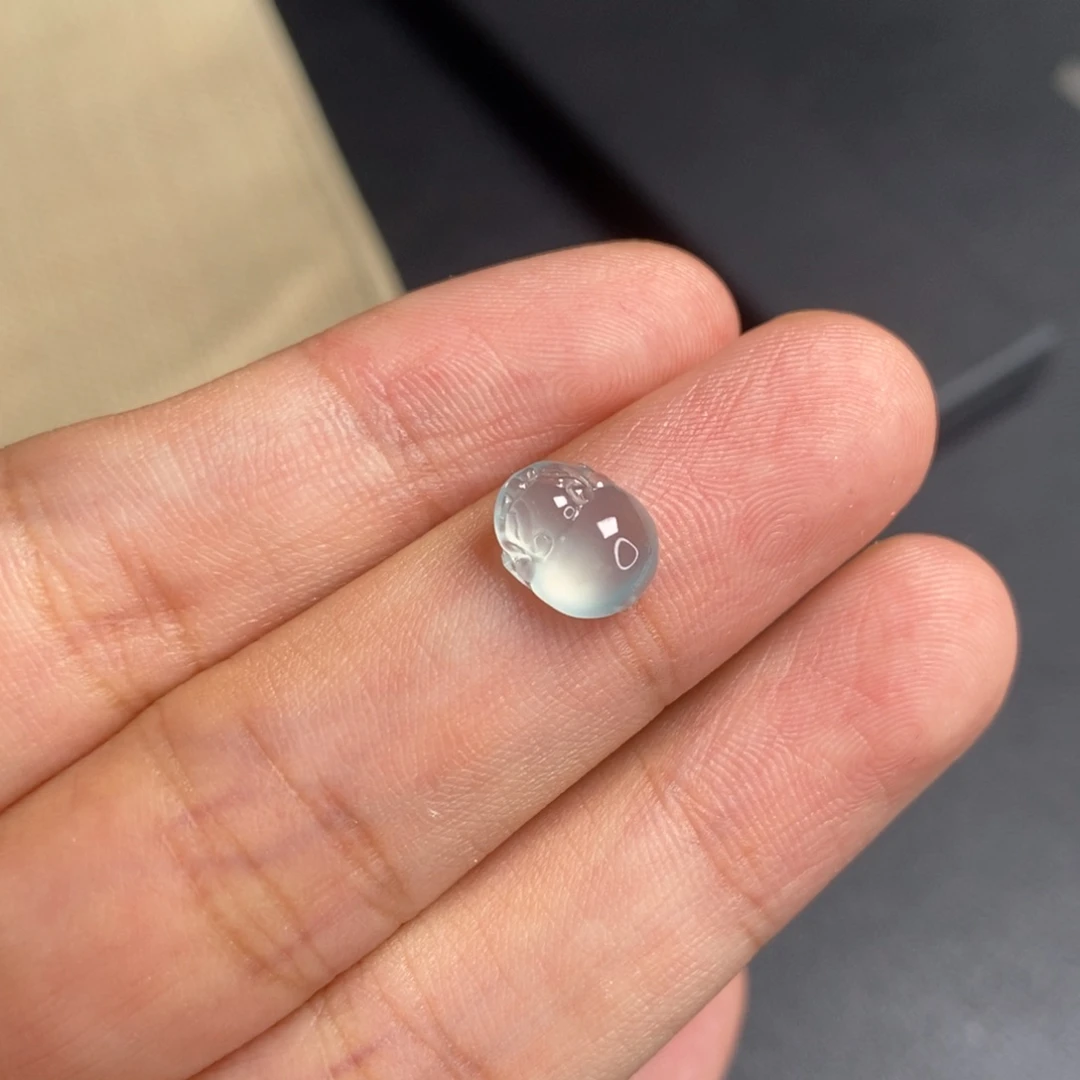 翡翠未镶嵌颈饰金蟾