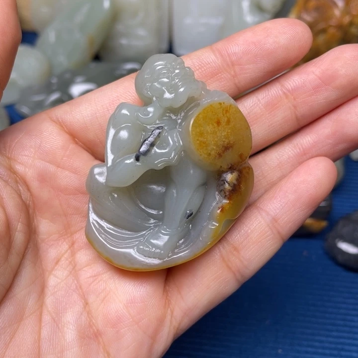 颈饰未镶嵌和田玉想**楚