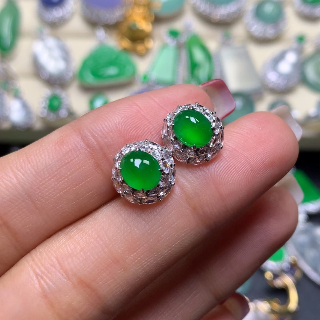 18K金镶嵌翡翠耳饰