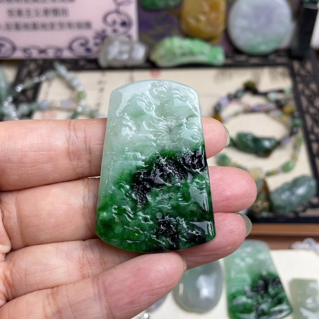 翡翠未镶嵌挂件绿山水挂件