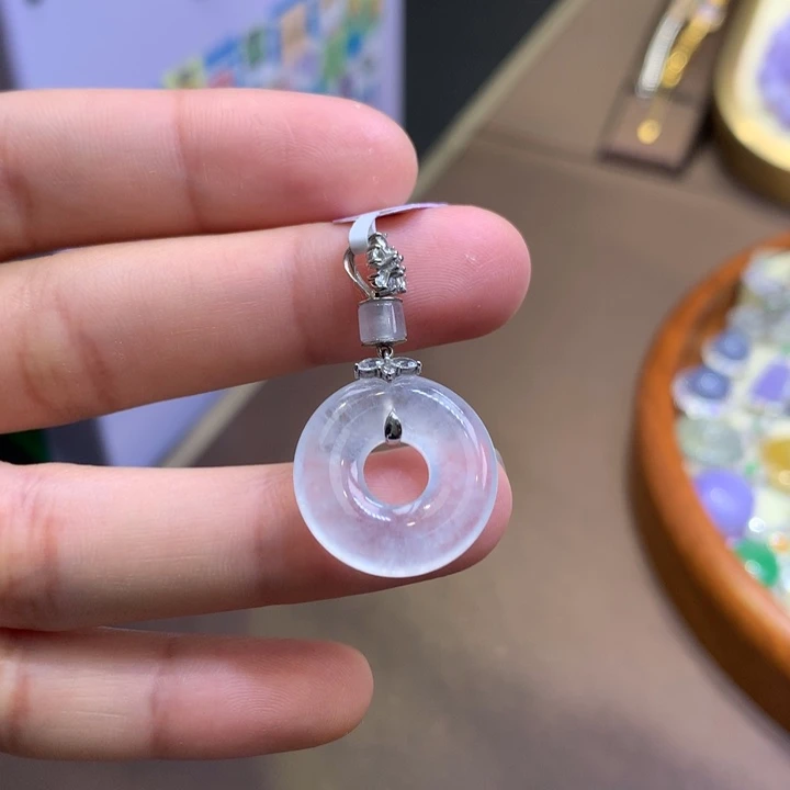 翡翠18K金镶嵌颈饰翡翠