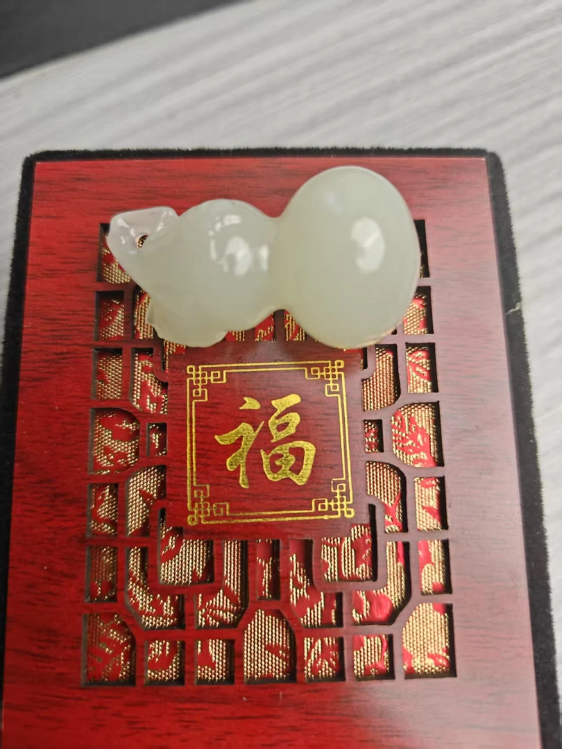 天然精美时尚雕刻葫芦吊坠