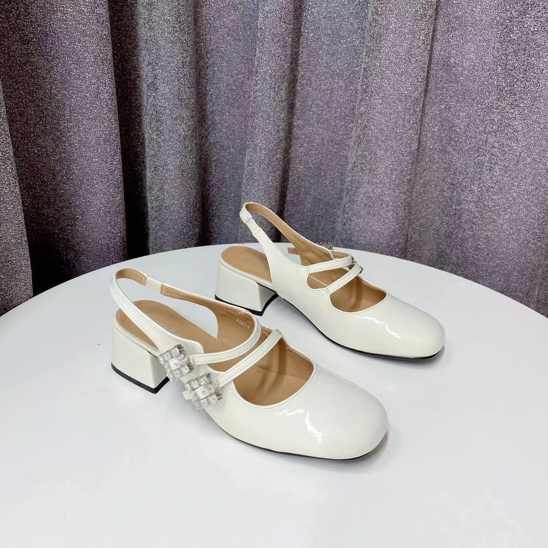 C6247  米白色  夏季时尚圆头2025新款气质粗跟四季包头女凉鞋