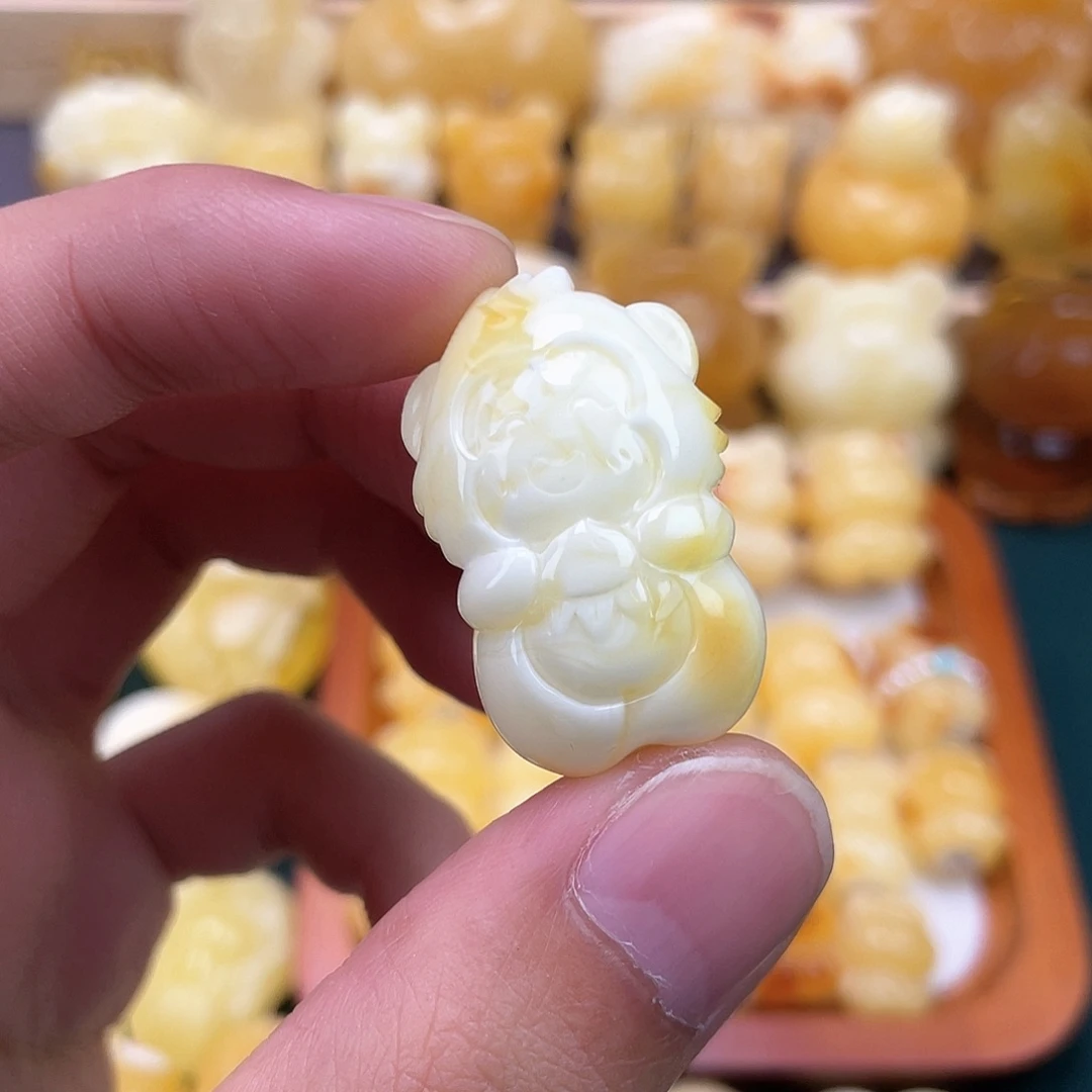 琥珀裸石未镶嵌蜜蜡