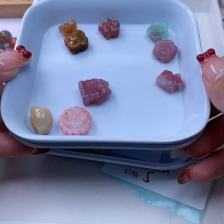 玛瑙/玉髓雕刻件未镶嵌甜***伊