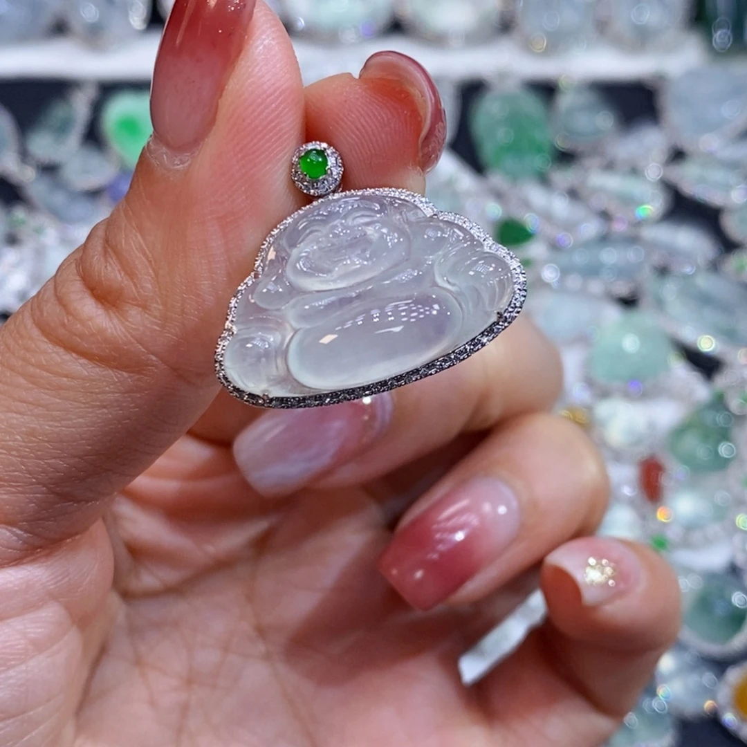 翡翠18K金镶嵌颈饰