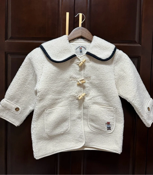 小熊家羊羔绒外套牛角扣海军领