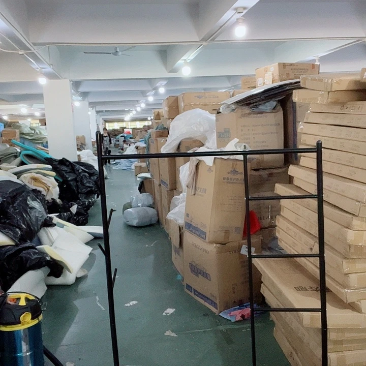 黑色裤架一架120*153。微瑕