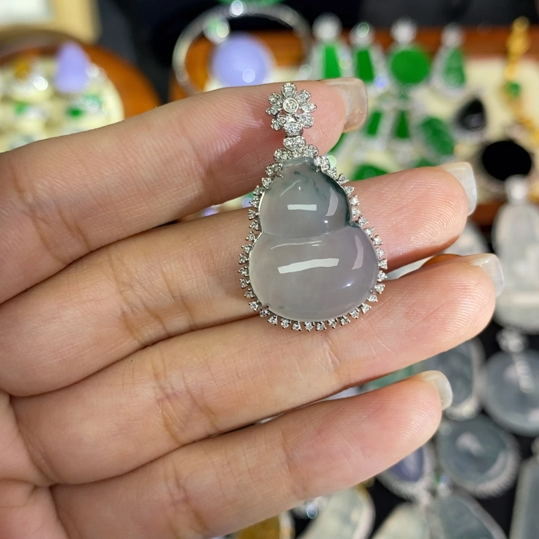 翡翠18K金镶嵌颈饰A货翡翠