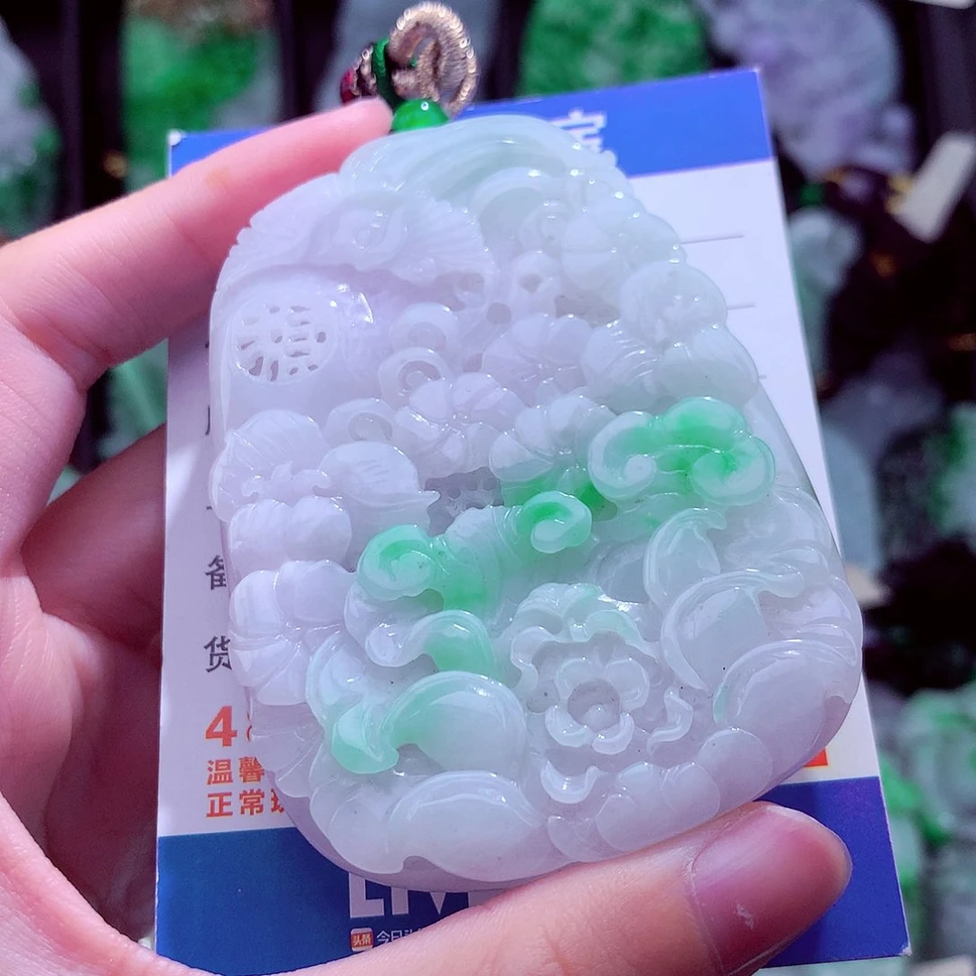 翡翠未镶嵌颈饰挂件