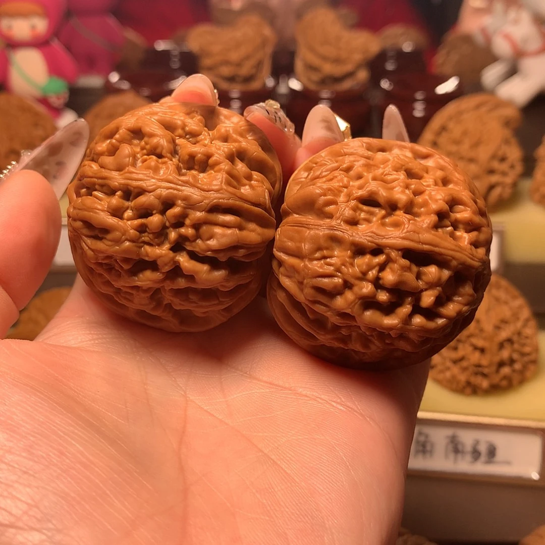喜***多文玩核桃吊坠凤凰台，45全品