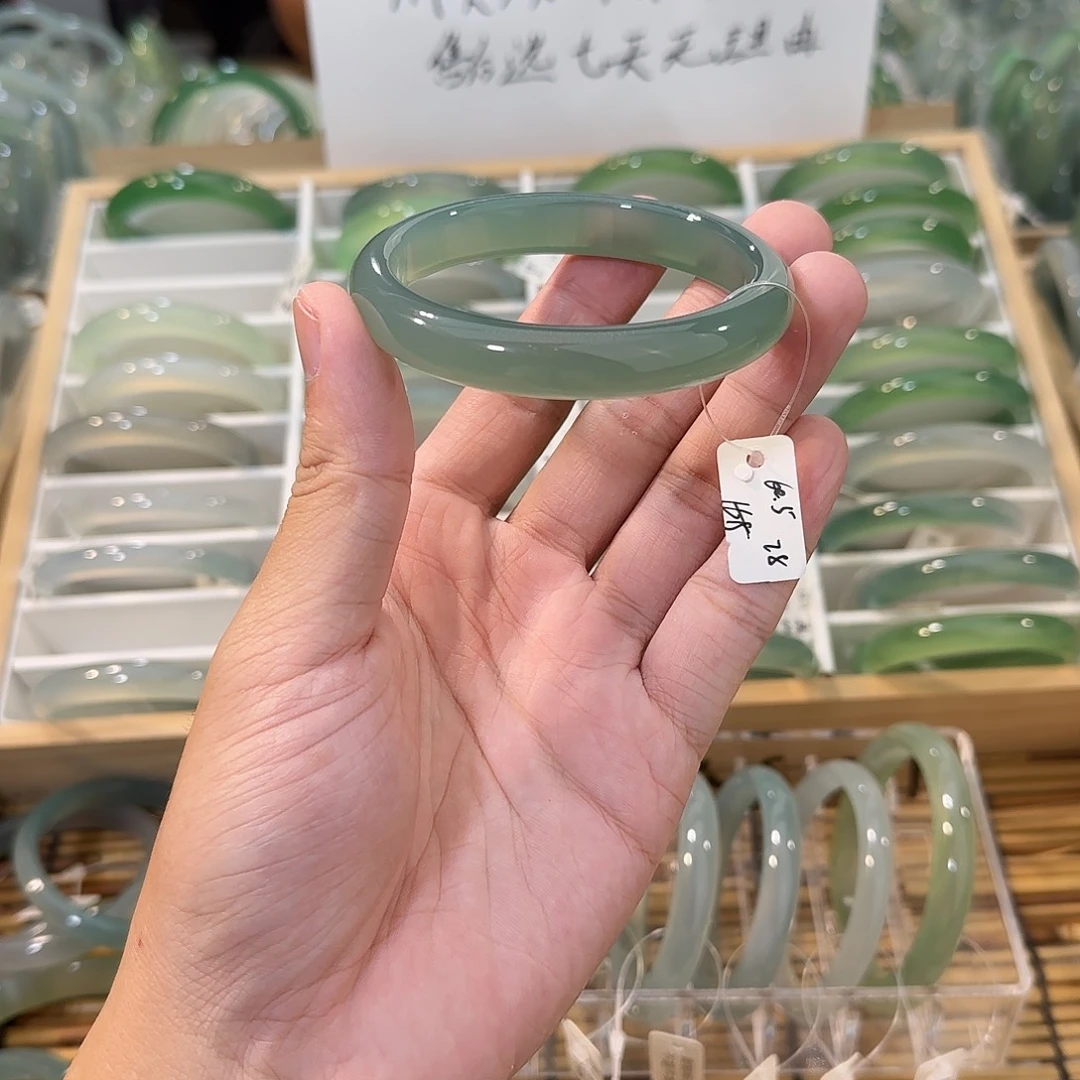 玛瑙/玉髓未镶嵌手镯圈口60.5