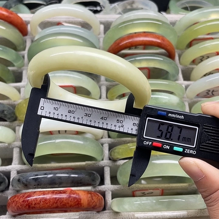 蛇纹石玉未镶嵌手镯10