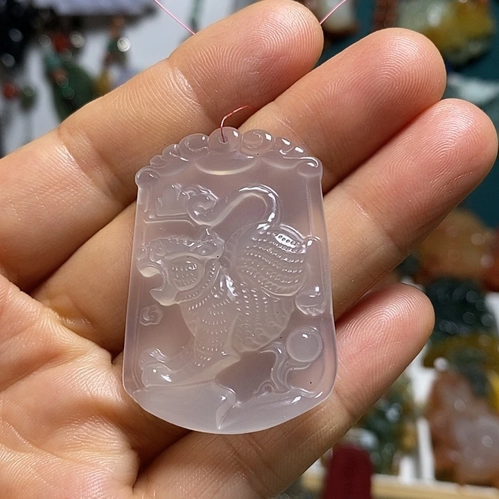 翡翠未镶嵌吊坠(赠链)