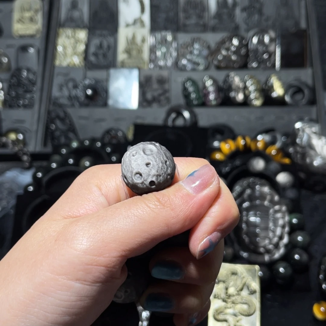 玉***3黑曜岩未镶嵌珠宝奇石