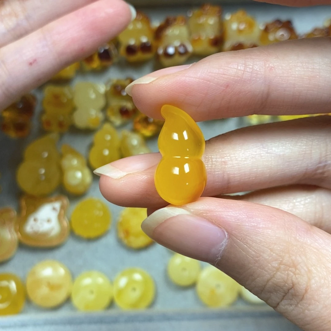 琥珀颈饰未镶嵌大****子葫芦