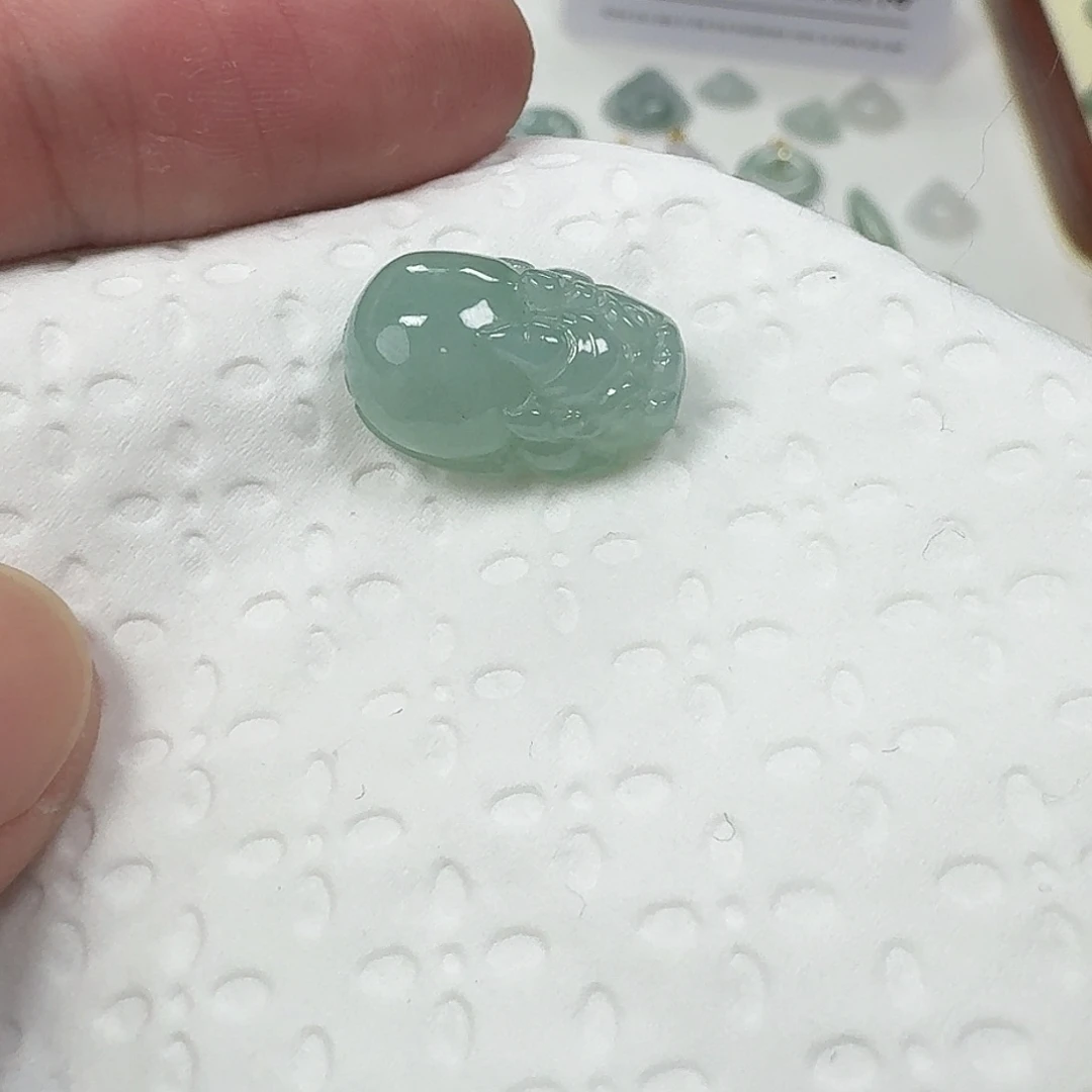 颈饰未镶嵌翡翠貔犰
