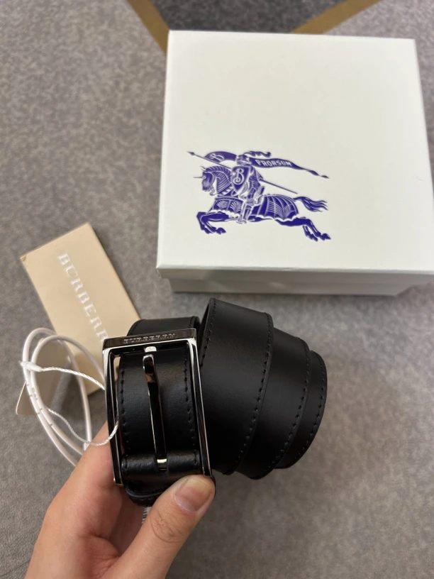 99新 BURBERRY/博柏利 黑色腰带85cm