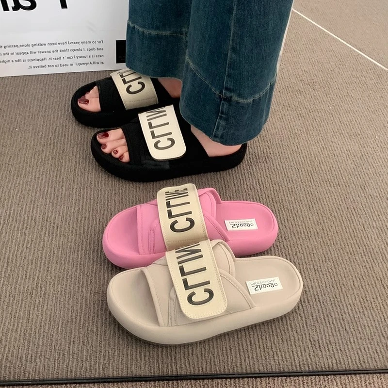 拖鞋女夏外穿2025新款高级感配裙子平底软底不累脚时尚百搭一字拖