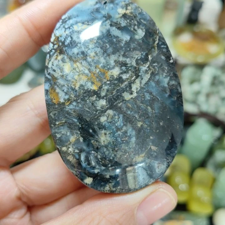 岫玉未镶嵌挂坠款式