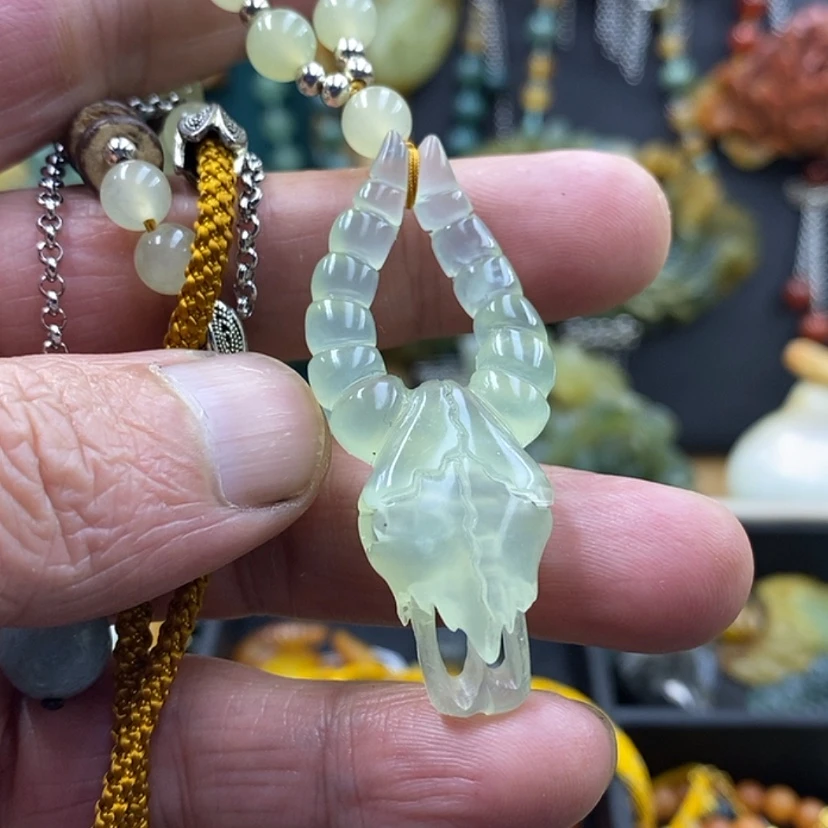 【闪购商品】蛇纹石玉未镶嵌吊坠