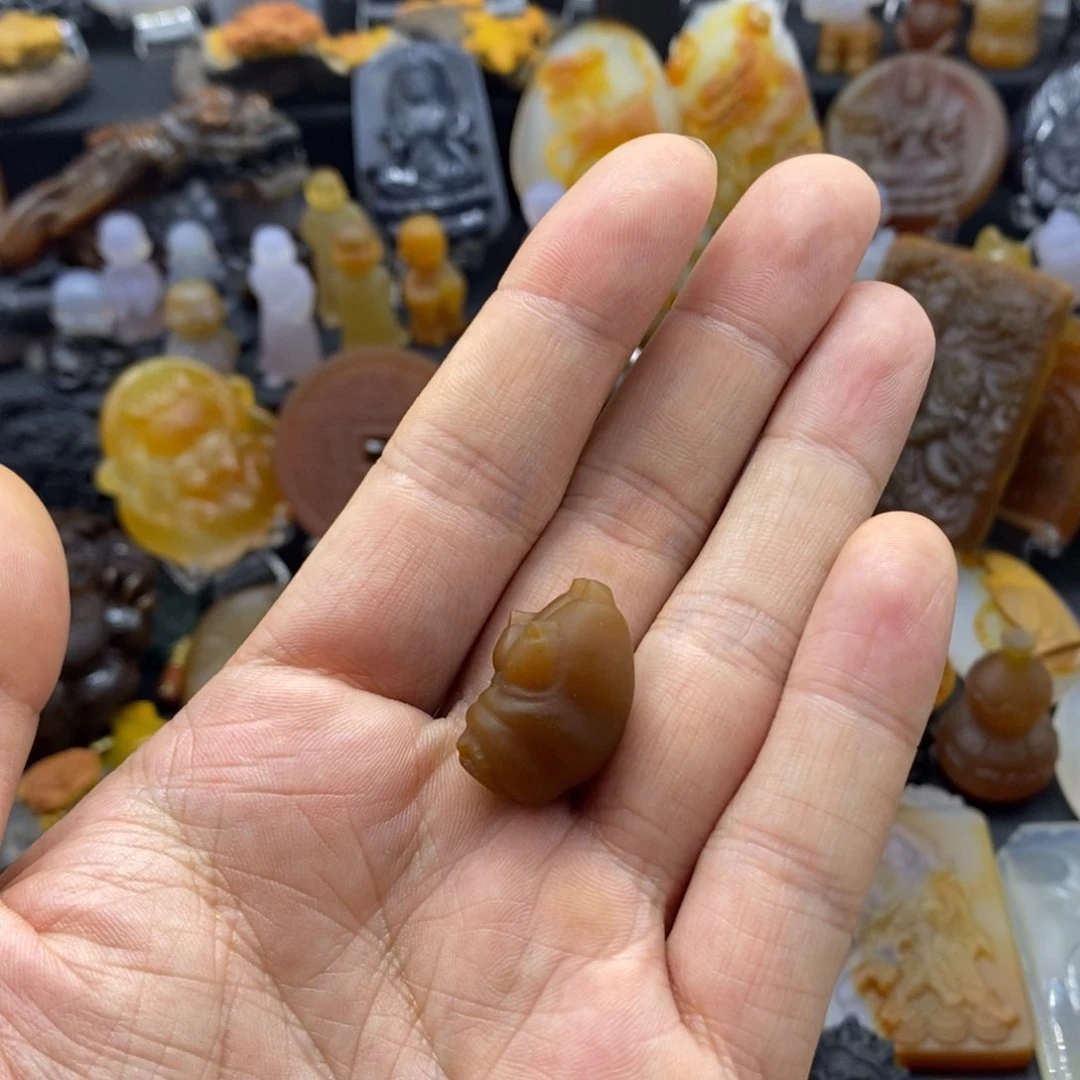 瑞***猪玛瑙/玉髓颈饰未镶嵌