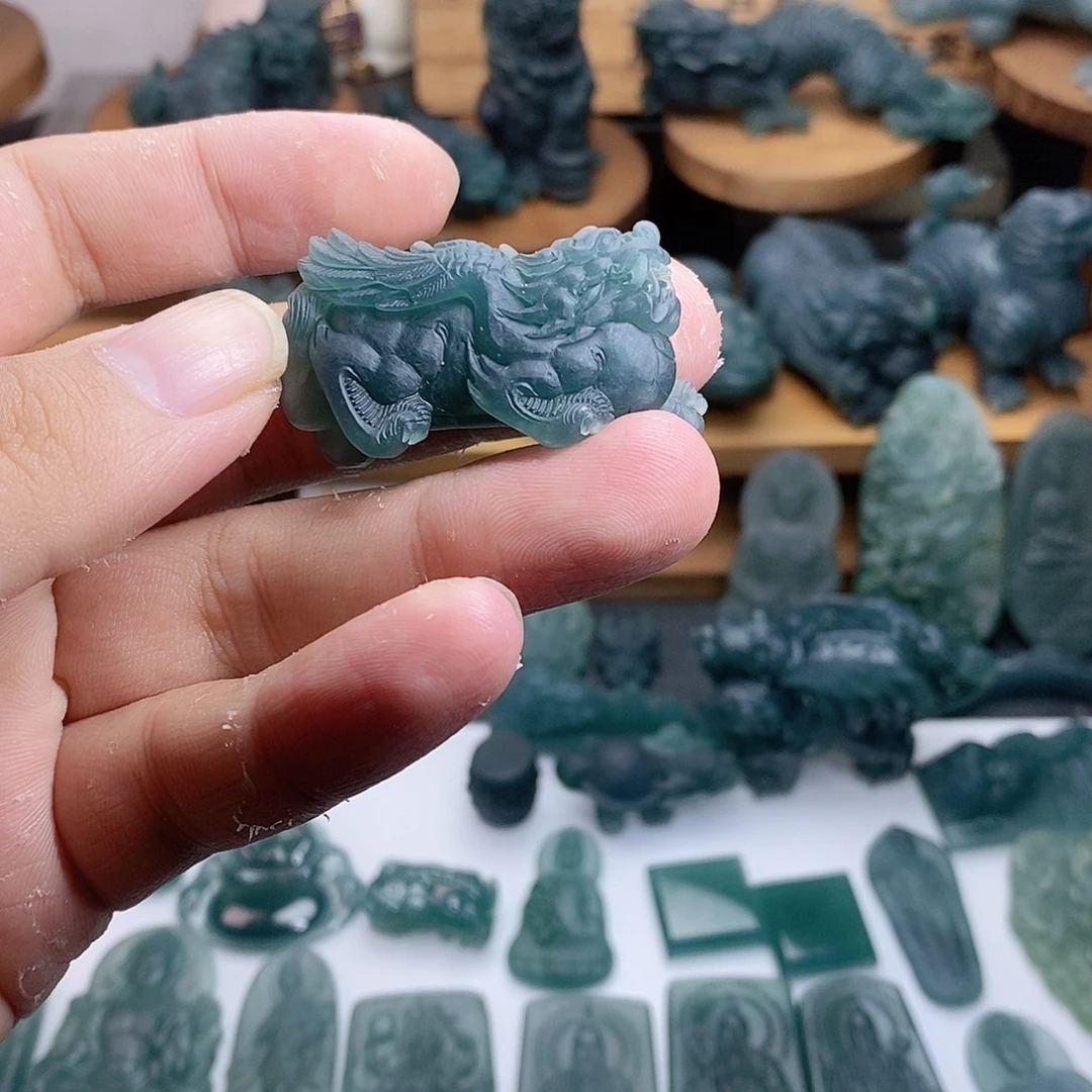 定制翡翠未镶嵌貔貅