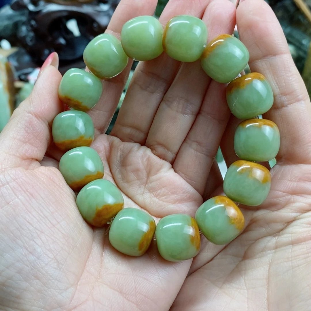 透闪石质玉手链未镶嵌装***哥