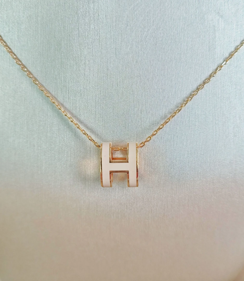 合金项链 H家字母H女法式色饰品锁骨链时尚白色奶茶色经典