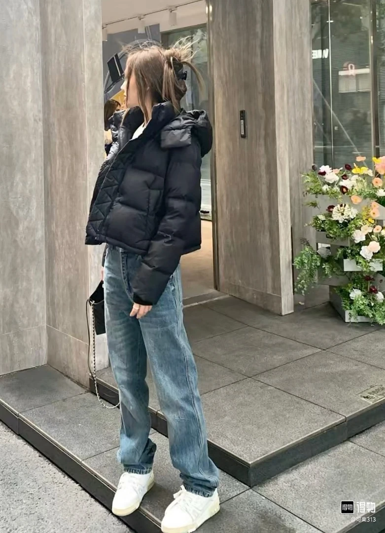 四格泡芙羽绒服女款