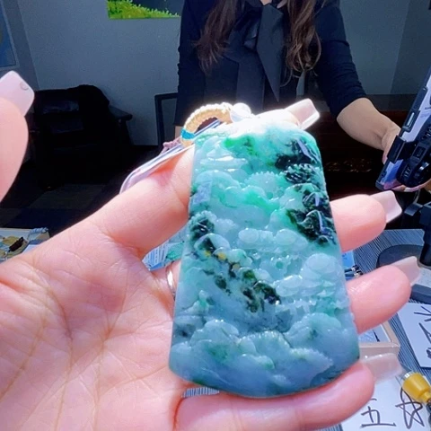 颈饰未镶嵌翡翠一个