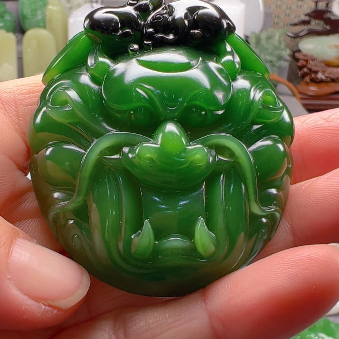 和田玉颈饰未镶嵌小*哥