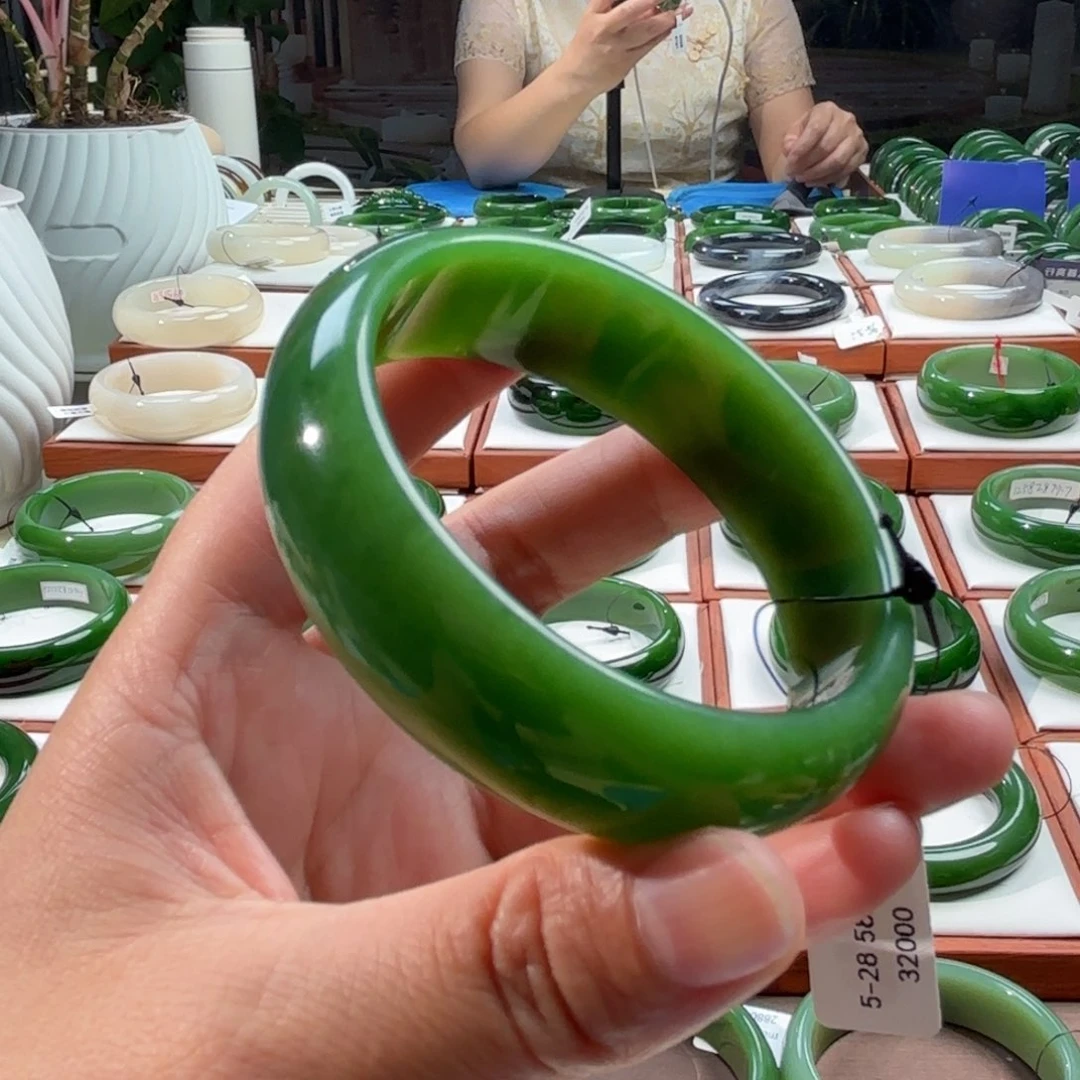 和田玉（碧玉）手镯未镶嵌