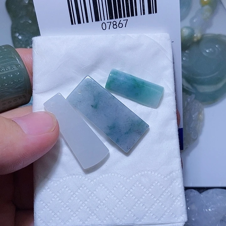 翡翠未镶嵌颈饰天光墟翡翠市场现金代购