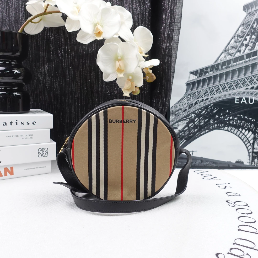 95新 BURBERRY/博柏利 单肩包/T20158421