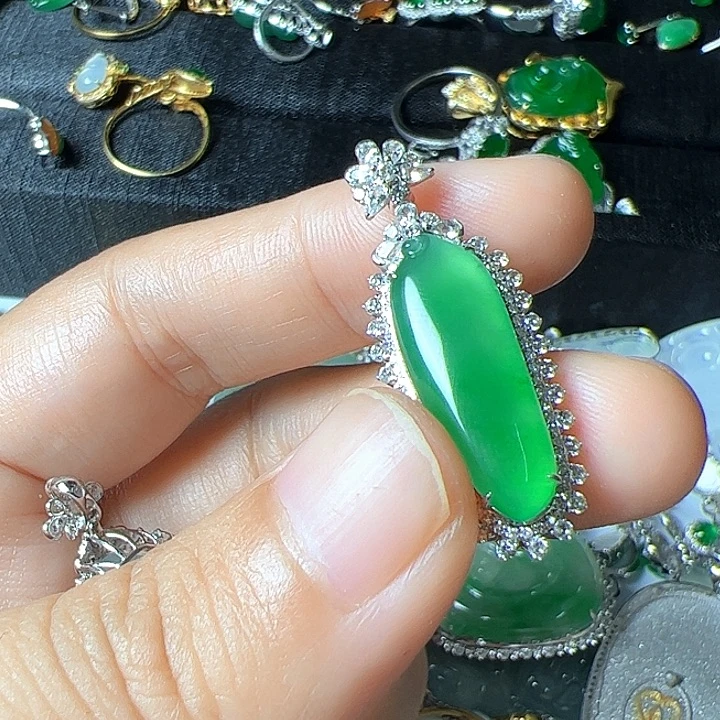 微***7翡翠18K金镶嵌吊坠(不含链)