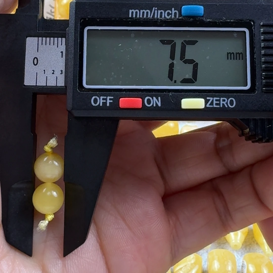 蜜蜡未镶嵌裸石12杂