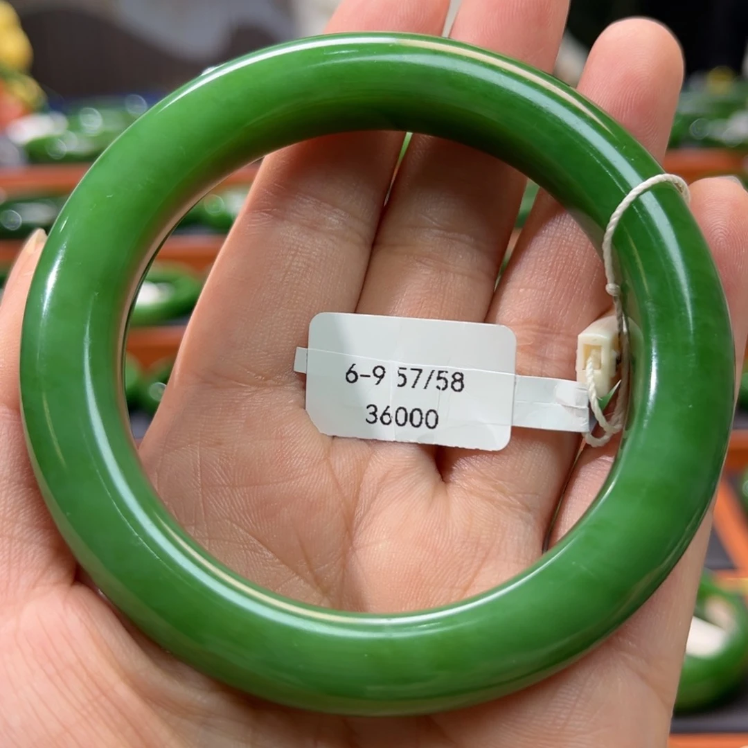 未镶嵌手镯和田玉（碧玉）