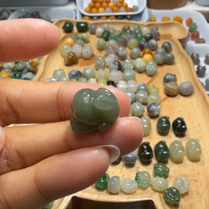 莉***未镶嵌和田玉珠宝半成品