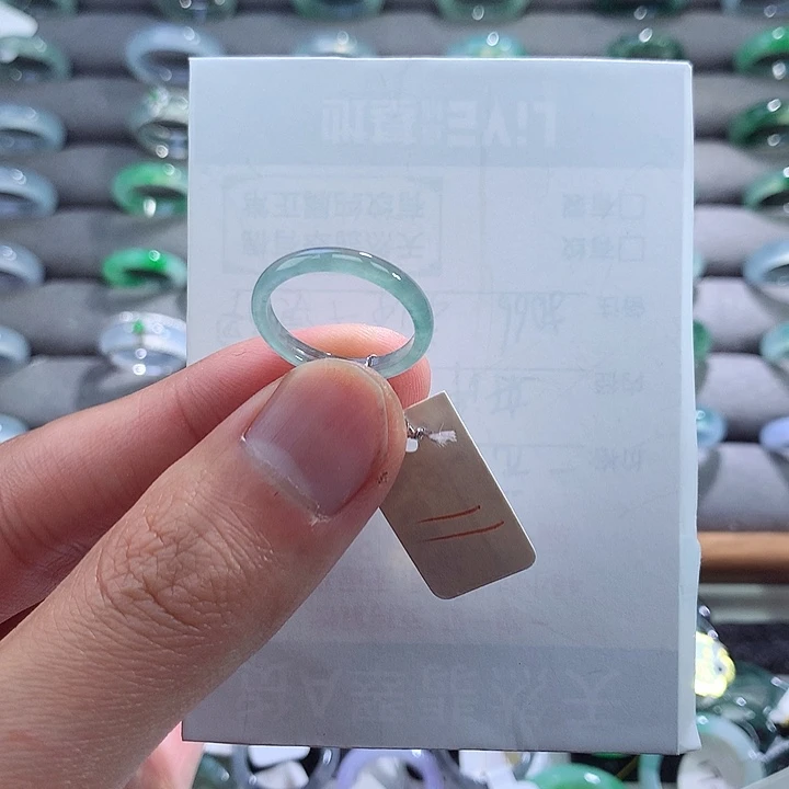翡翠戒指未镶嵌翡翠