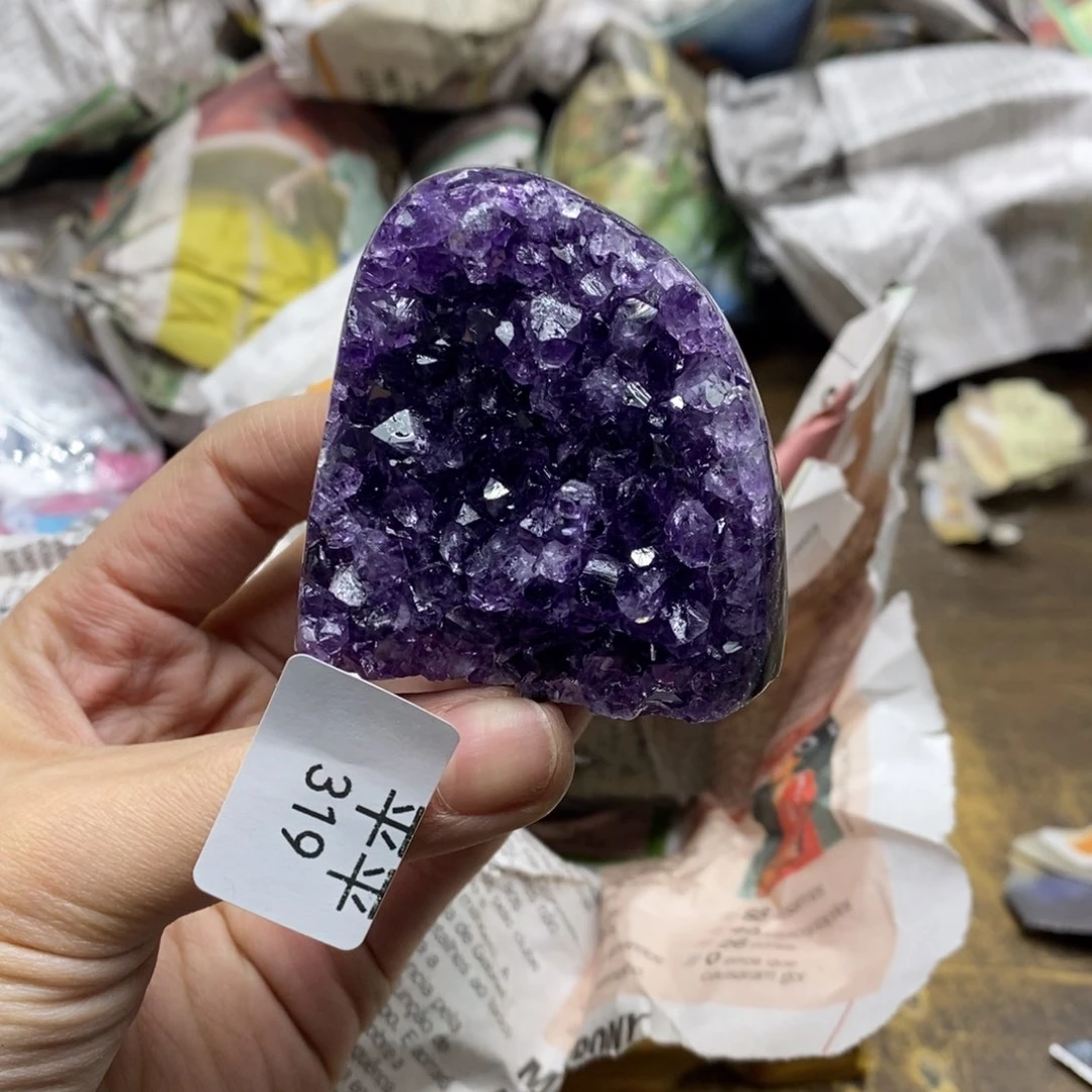 紫晶乌拉圭未镶嵌