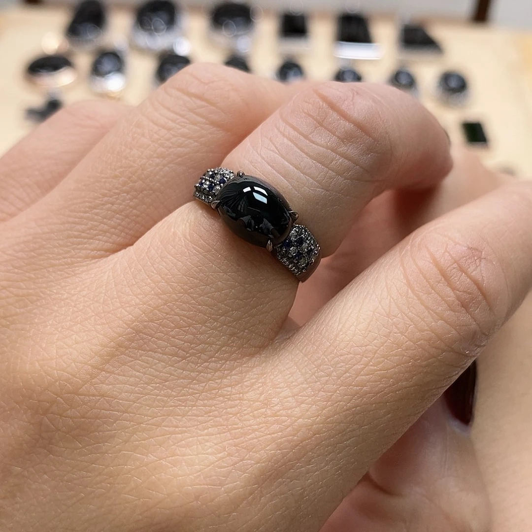 翡翠戒指18K金镶嵌墨翠