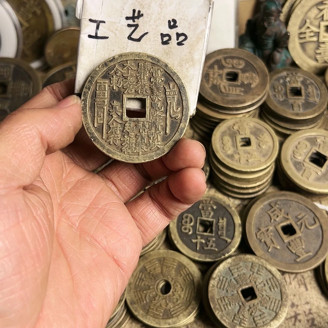 铜有****?现代文创工艺品