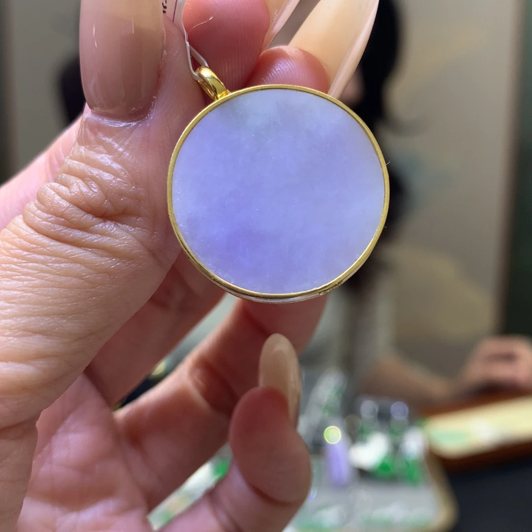 颈饰18K金镶嵌翡翠