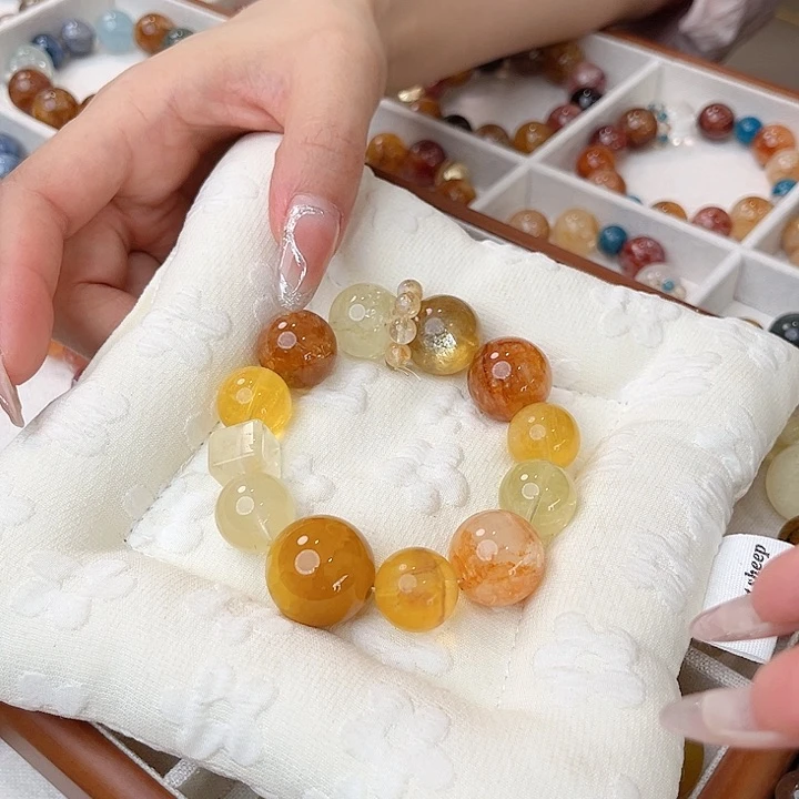 未镶嵌手链水晶和我