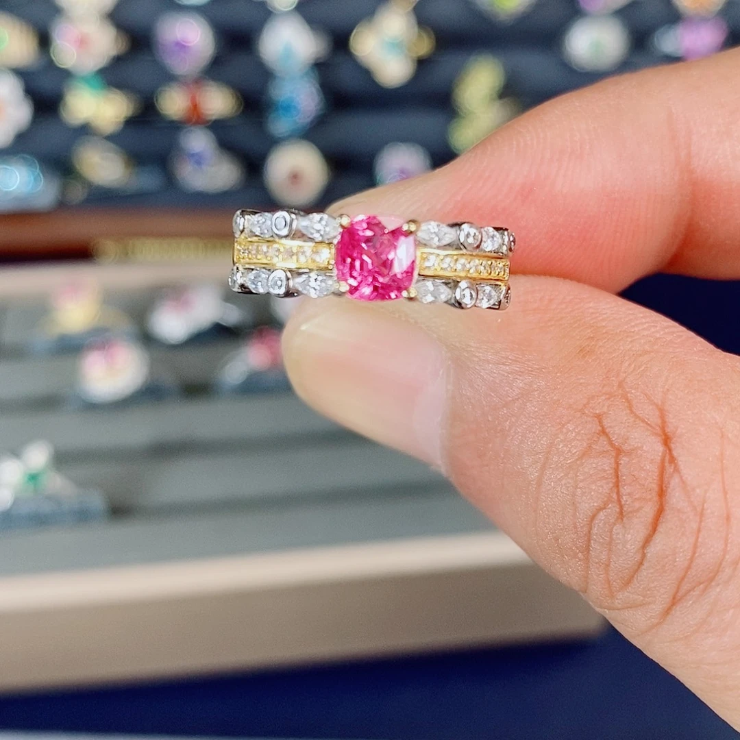 杨***依尖晶石戒指银S925镶嵌